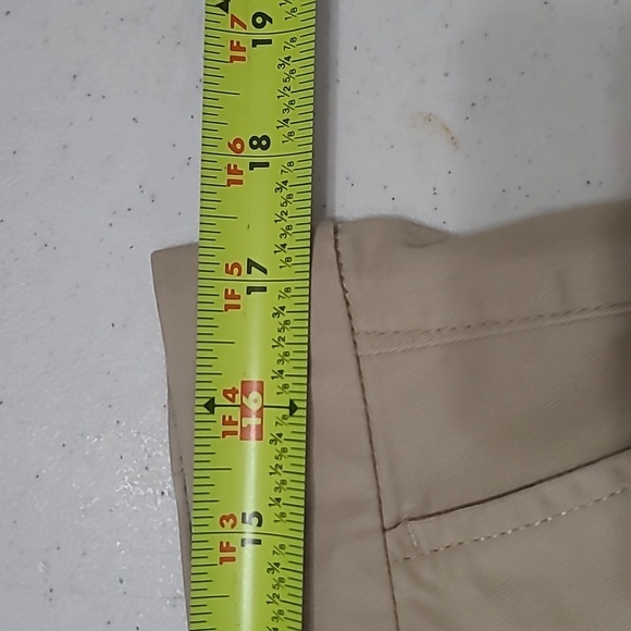 Tommy Hilfiger Classic Khaki Shorts size 10 - Picture 4 of 9